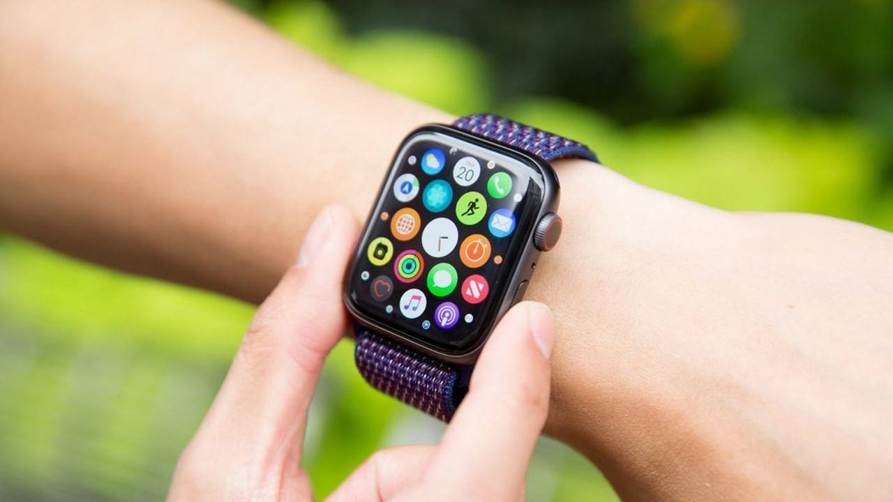 Apple Watch üretimi ertelendi