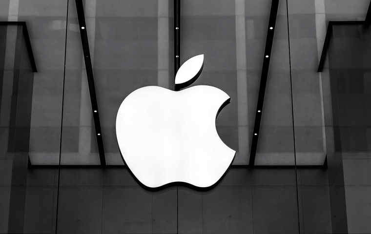 16 yaşındaki kasiyer, Apple'ı dize getirdi
