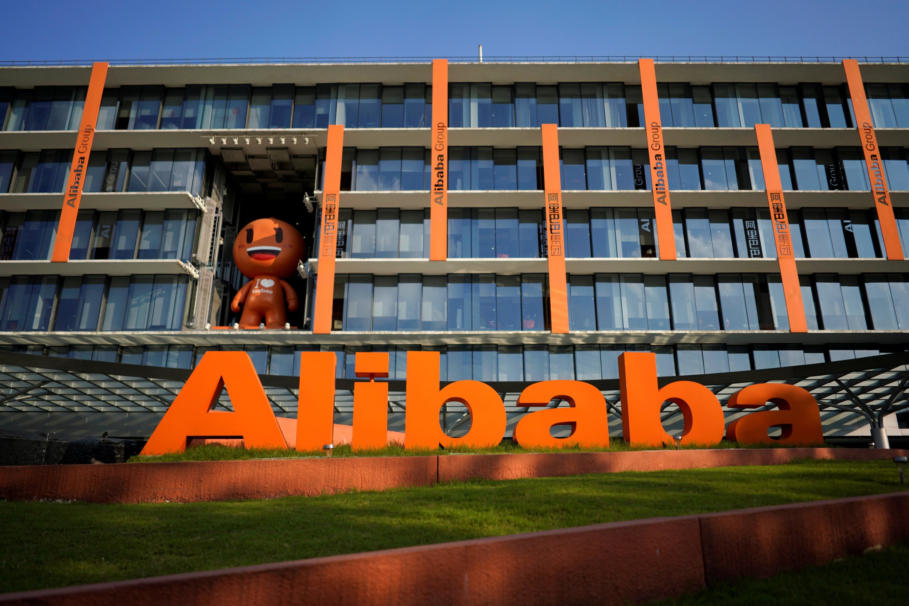 Alibaba’dan sürücüsüz kamyon atağı
