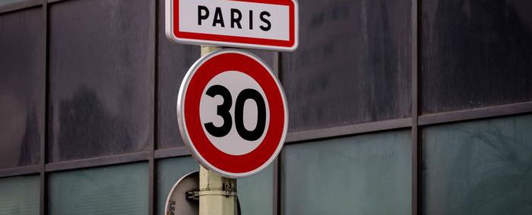 Paris'te hız limiti saatte 30 km'ye düşürüldü