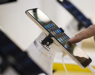 İthal cep telefonuna gümrük zammı iptal