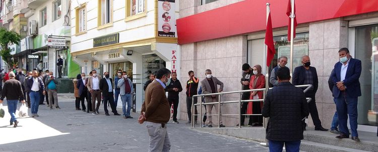 Tam kapanmada bankalar açık olacak mı?