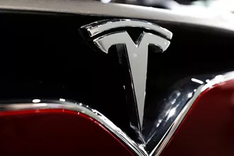 Model S ve X’in daha ucuz versiyonları piyasada