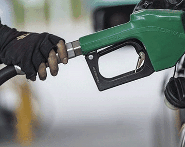 Benzine zam geldi