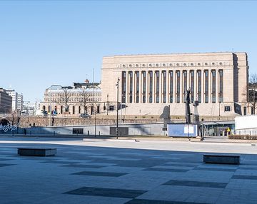 Finlandiya Parlamentosu, NATO'ya katılım başvurusunu onayladı