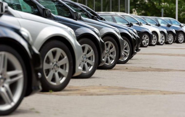 Otomobil hafif ticari araç pazarı yüzde 45,3 oranında azaldı