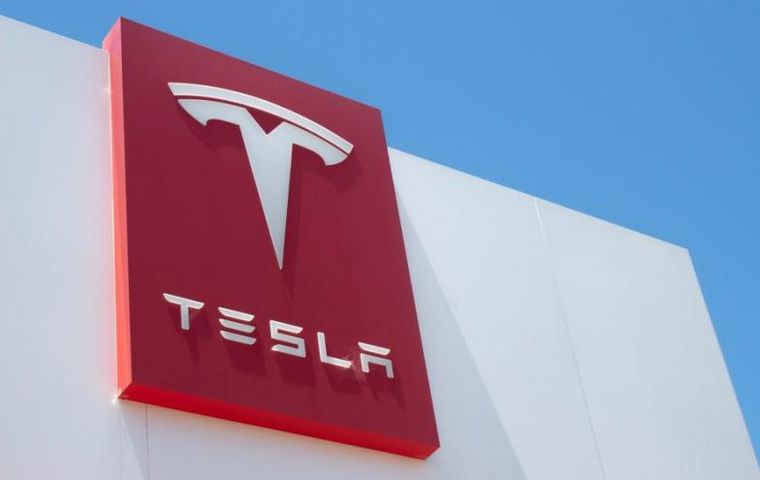 Tesla’ya otopilot soruşturması!