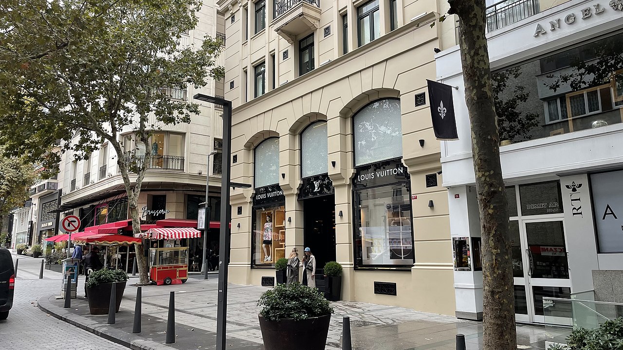 Nişantaşı Abdi İpekçi’de metrekare kirası 250 dolar