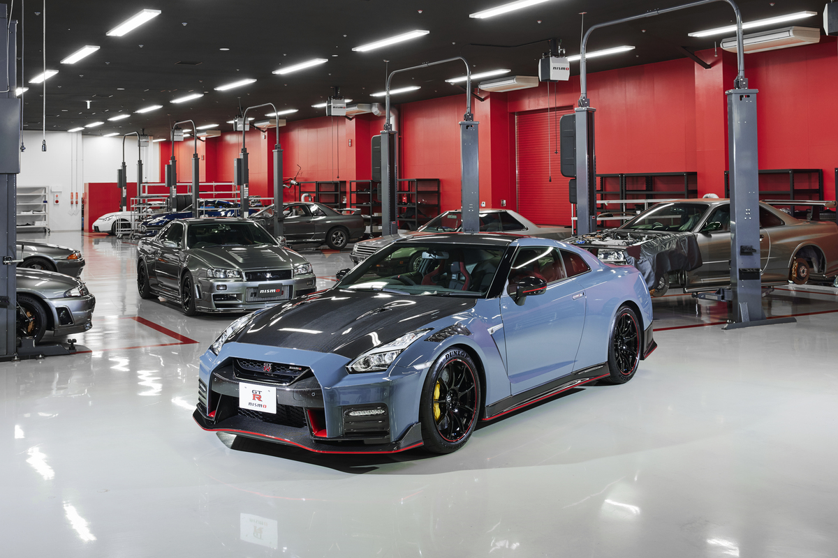 Nissan GT-R Nismo Special Edition önden görünüm