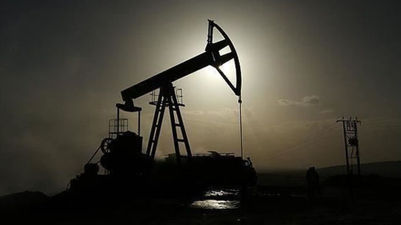Brent petrolün fiyatı kritik seviyenin altına düştü
