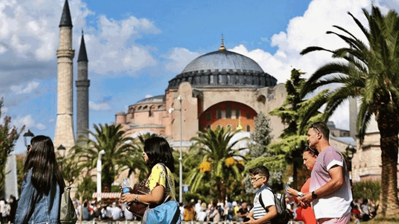 Türkiye'ye 5 ayda gelen turist sayısında rekor