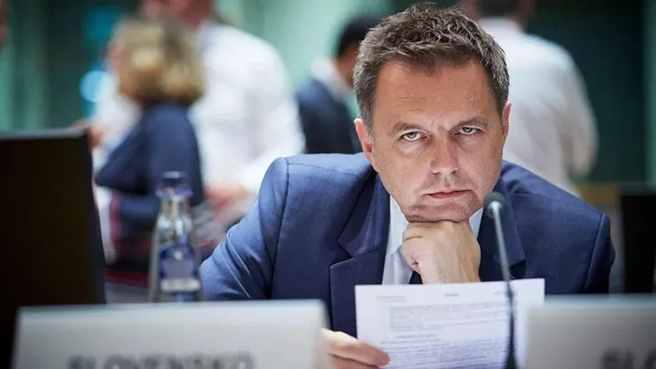 ECB/Kazimir: Parasal sıkılaştırmayı yavaşlatmak doğru olmaz
