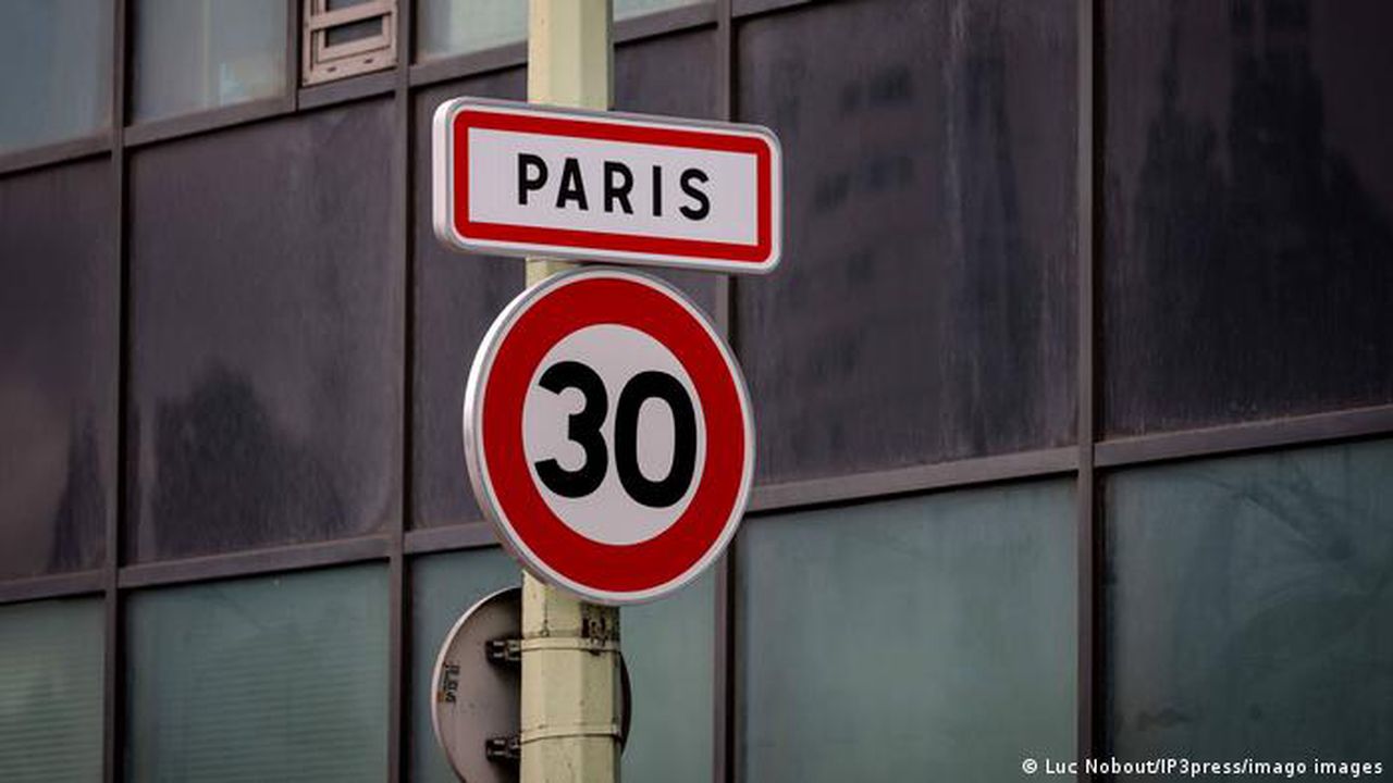 Paris'te hız limiti saatte 30 km'ye düşürüldü