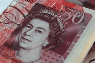 Sterlin, dolar karşısında 37 yılın en düşük seviyesinde