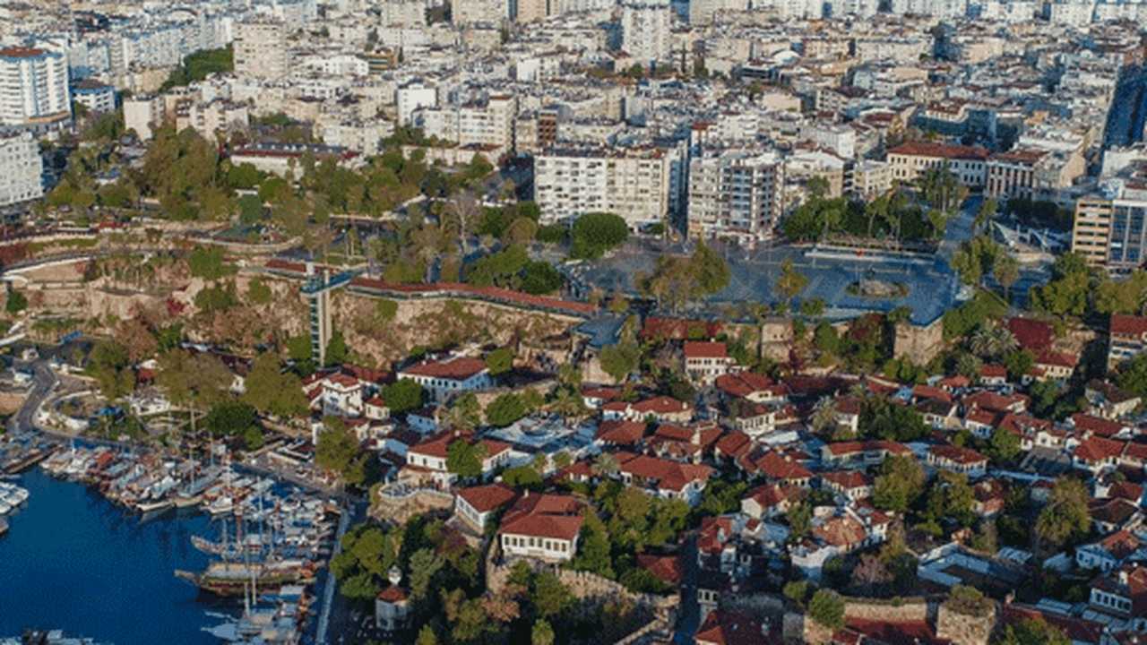 Antalya'da yabancı sermayeli şirket sayısı 6 bine yaklaştı