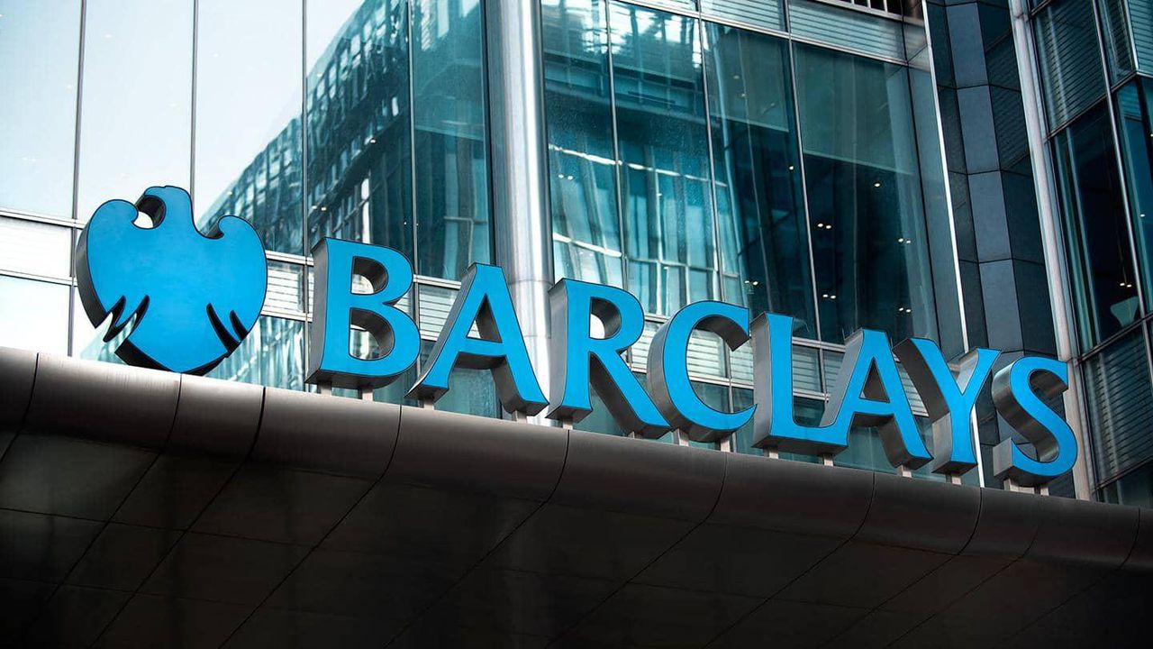 Katar, Barclays'teki hisselerinin yarısına yakınını satıyor