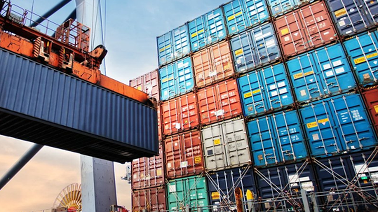 Dış ticaret açığı yüzde 100'e yaklaştı