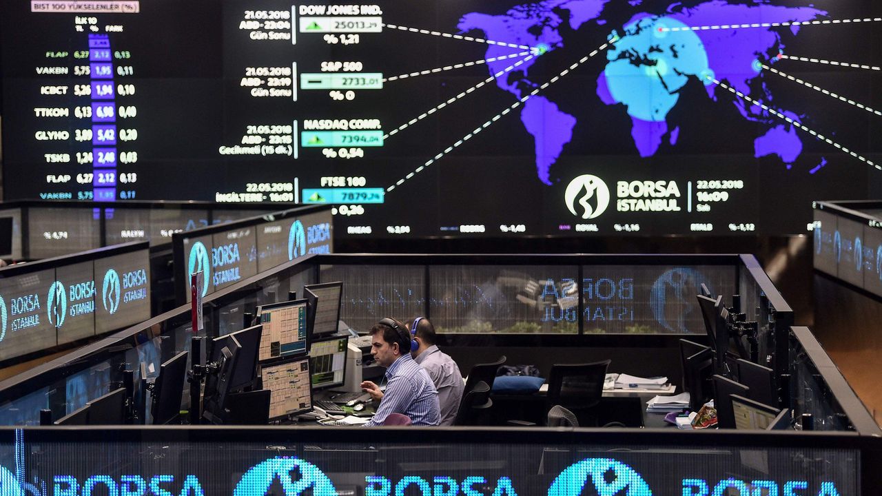 BIST 100 endeksi, 10.000 puanı aşarak rekor kırdı