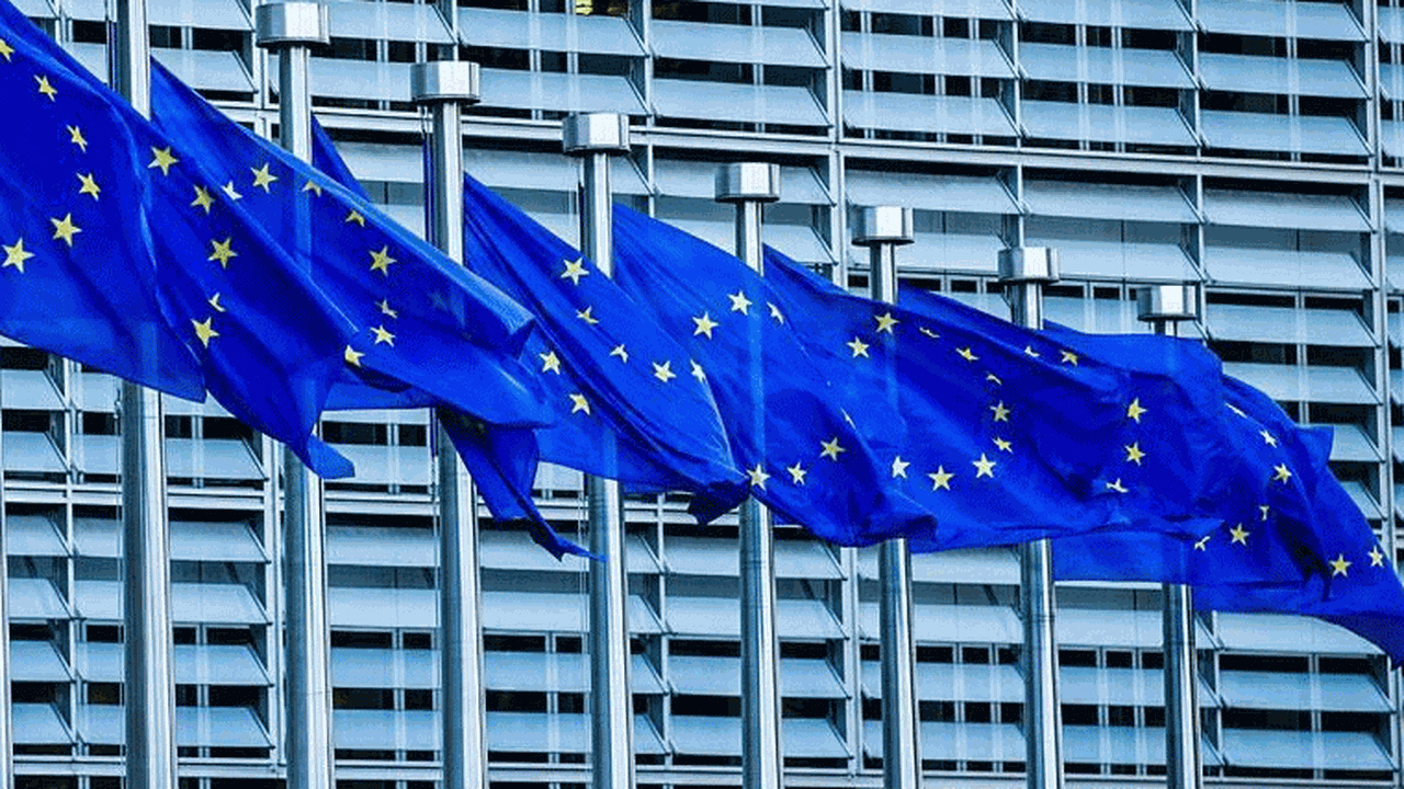 Euro Bölgesi resesyondan kurtuldu