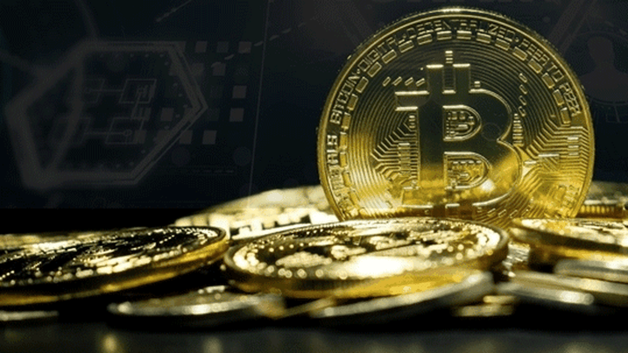 Dolar değerlendikçe, Bitcoin düşüyor