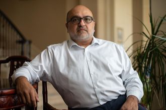Süresi dolan aşıları uygulamakla suçlanan Dr. Hasan Gökal aklandı