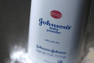 Johnson & Johnson bebek pudrası satışını durduruyor