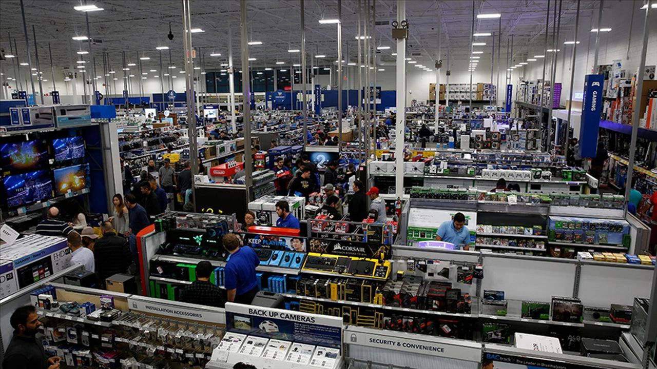 Walmart ve Home Depot'un satışlarında artış