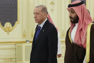 Körfez turunda Suudi Arabistan'la imzalar atıldı