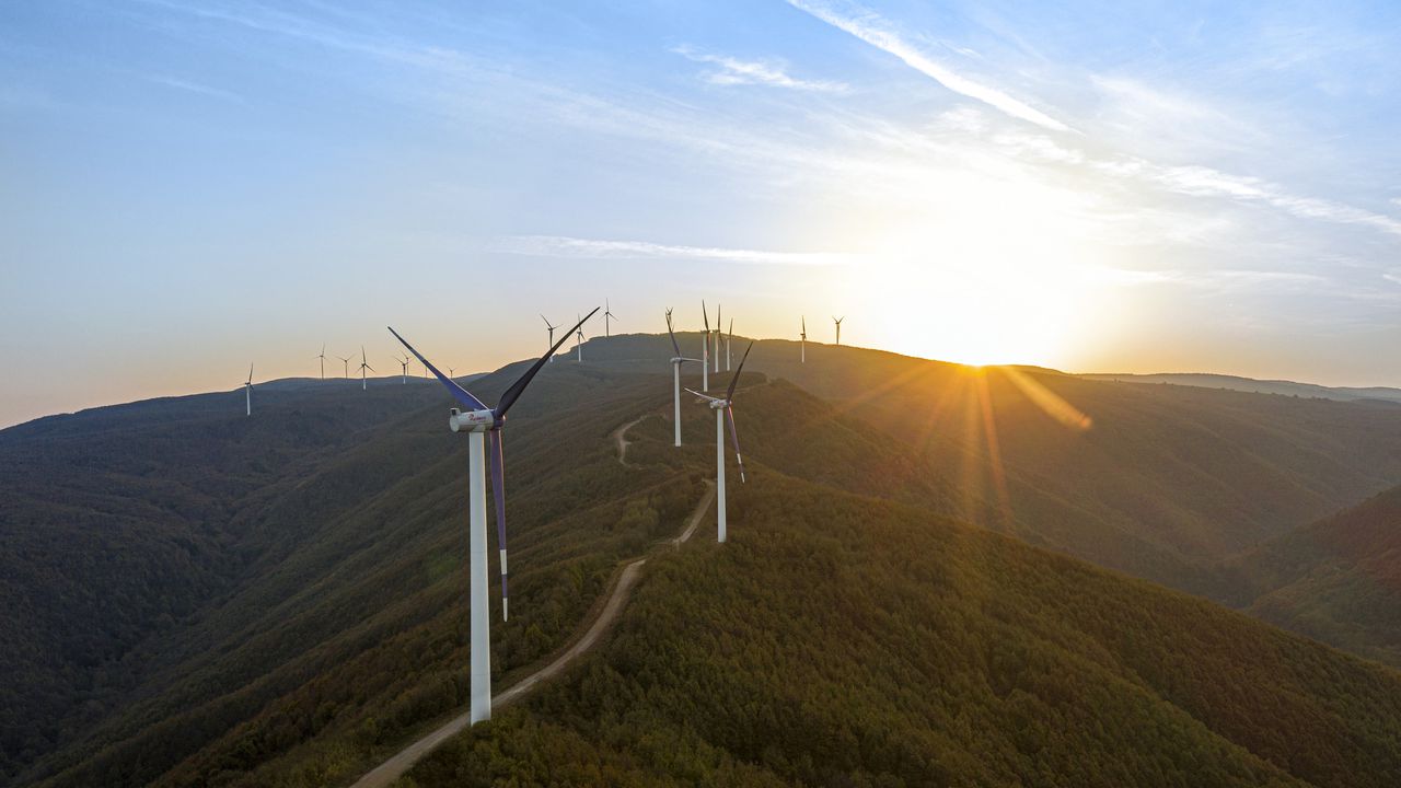 Aydem Yenilenebilir Enerji, son 3 yılın en büyük halka arzına imza attı
