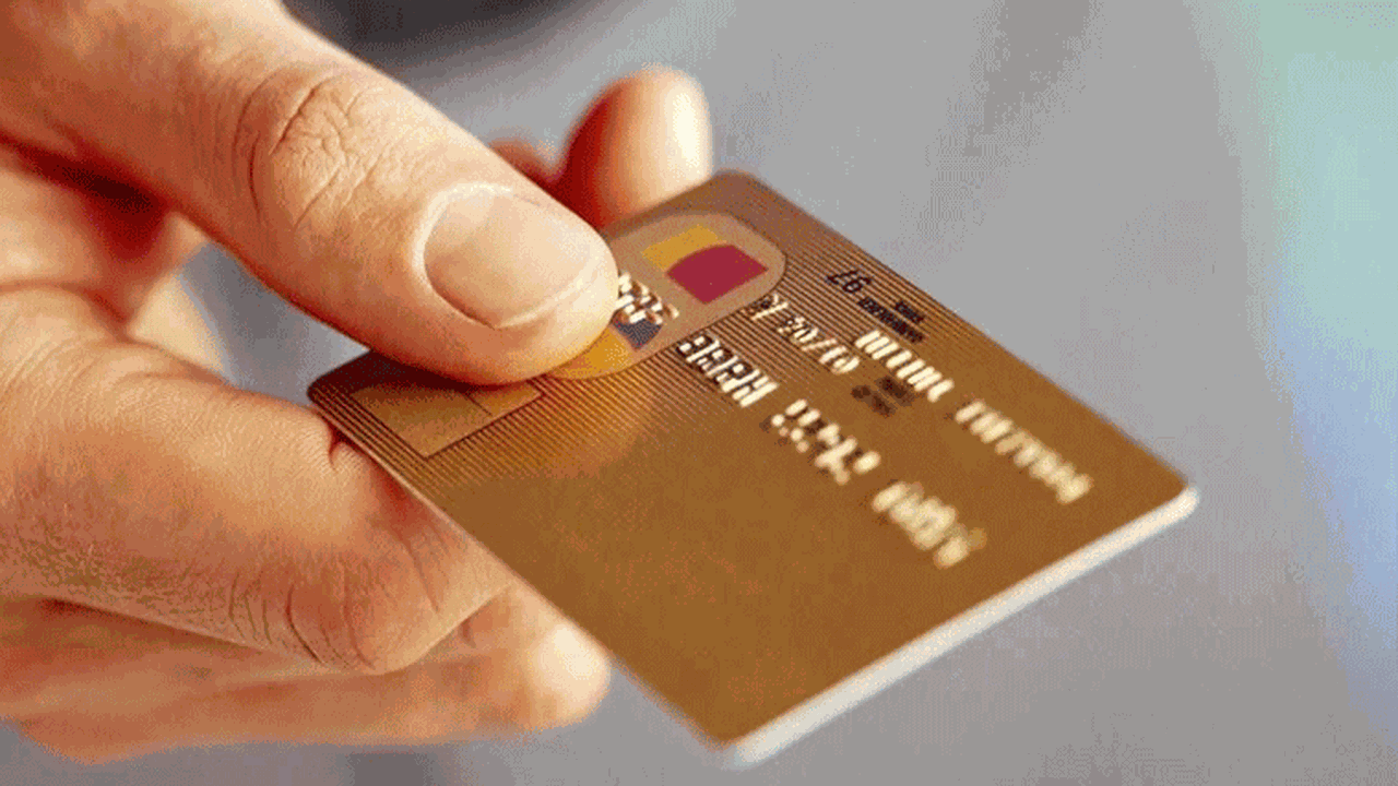 Kart borcu nedeniyle yasal takibe düşenlerin sayısı 1 milyona yaklaştı