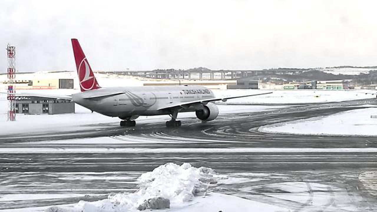 İstanbul Havalimanı’nda pistlerden biri uçuşlara açıldı