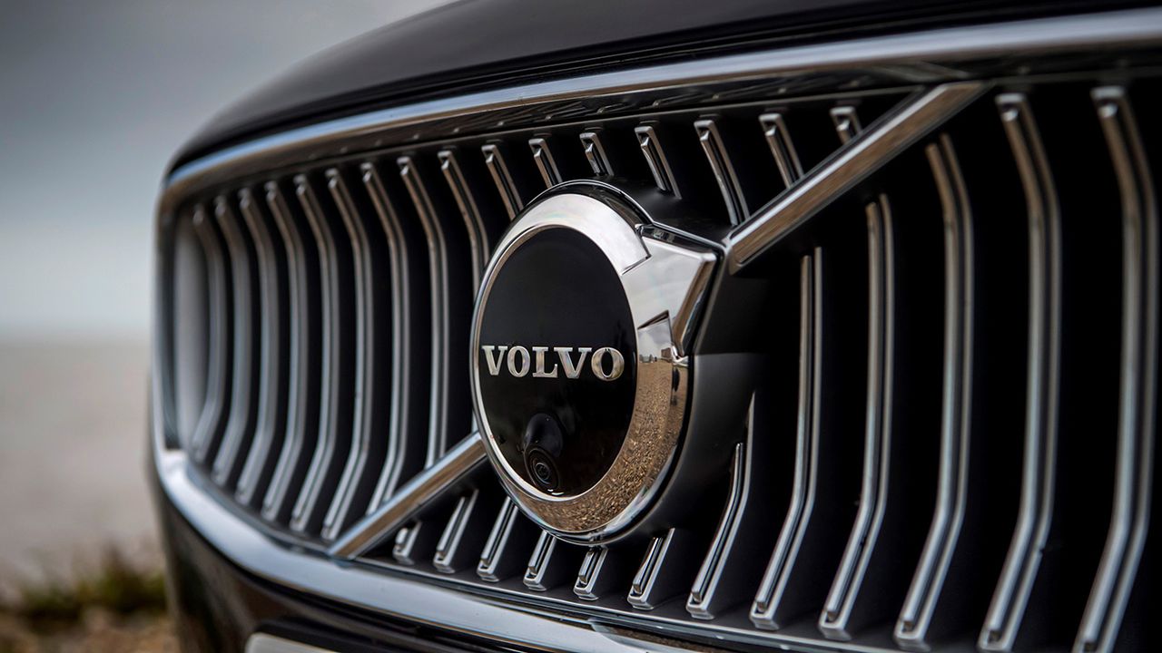 Volvo 2030 için elektrikli planlarını iptal etti