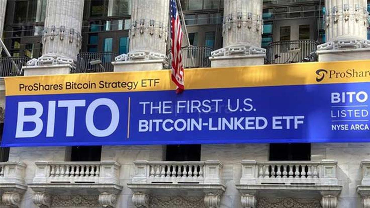 Bitcoin vadeli ETF'de ilk işlem gününde 1 milyar dolarlık hacim
