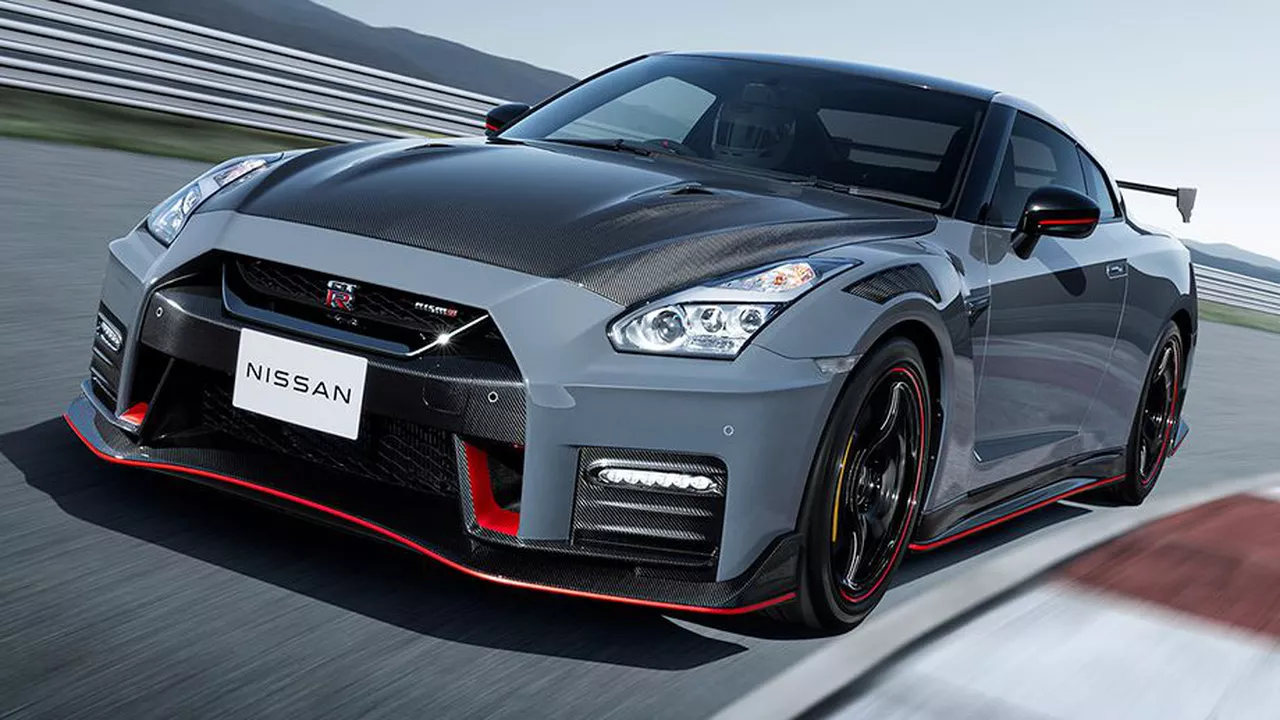 Nissan GT-R Nismo Special Edition'ı perdenin arkasından çıkardı