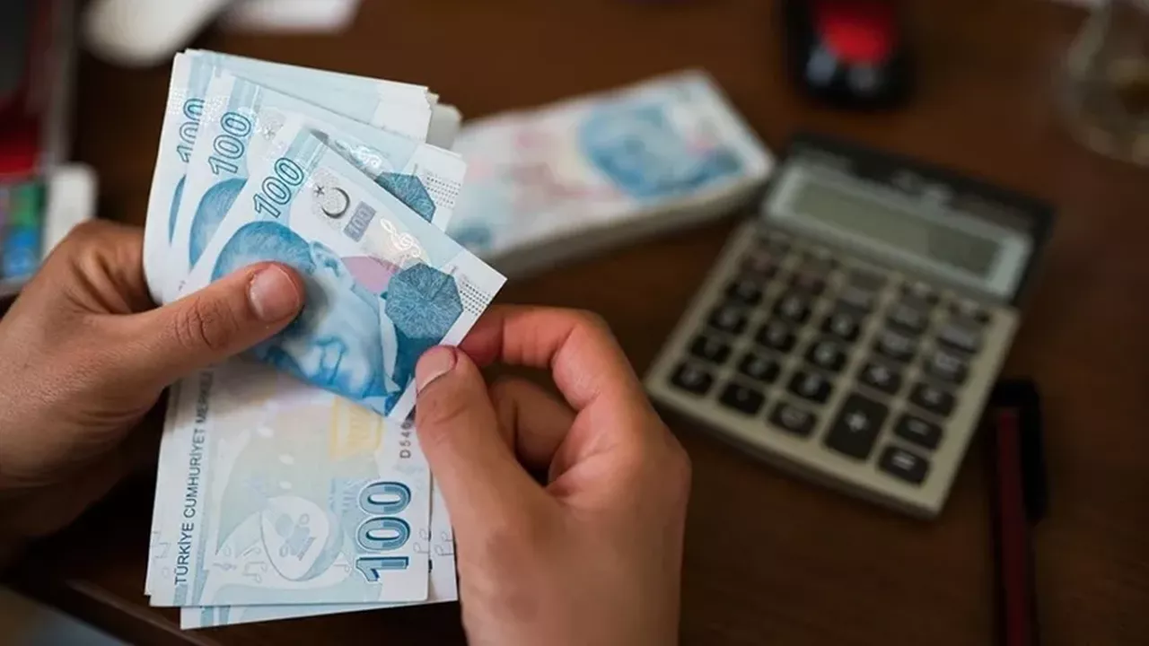 Yaşlı ve engelli aylıkları hesaplara yatırıldı