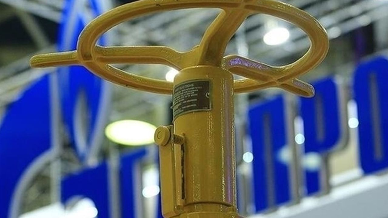 Gazprom, ruble ödemeleri konusunda alıcıları bilgilendirdi