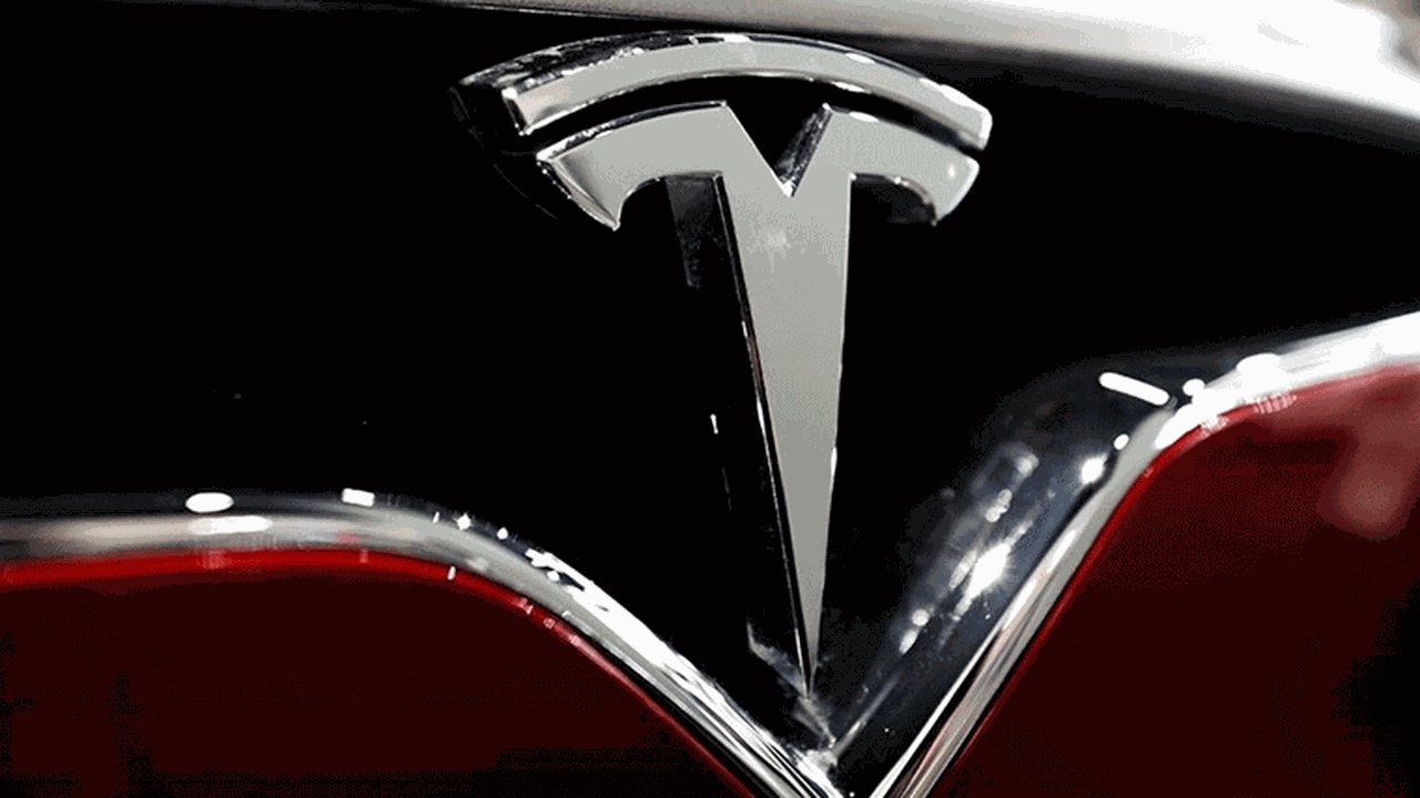 Tesla'dan fabrika çalışanlarına zam