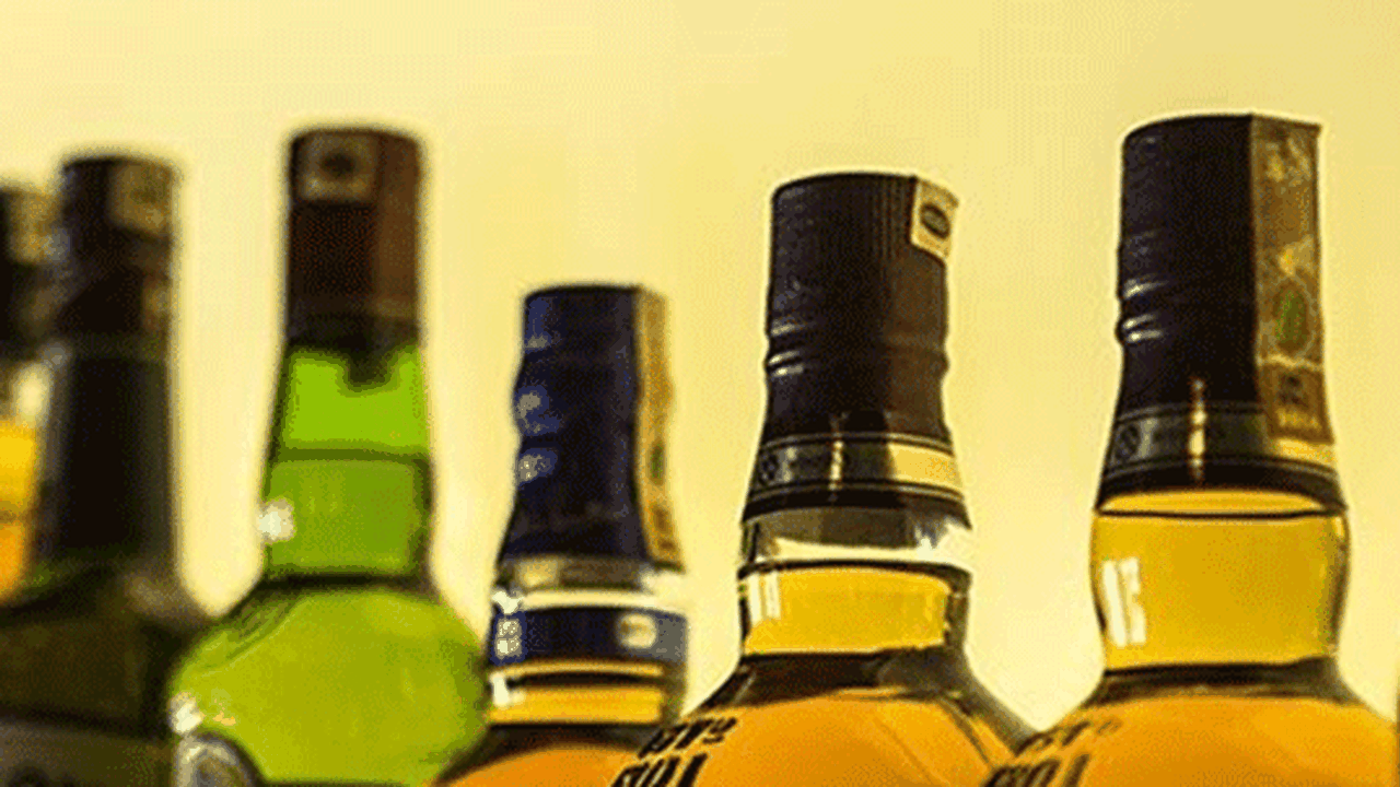 Yüksek alkollü içkilere bir zam daha