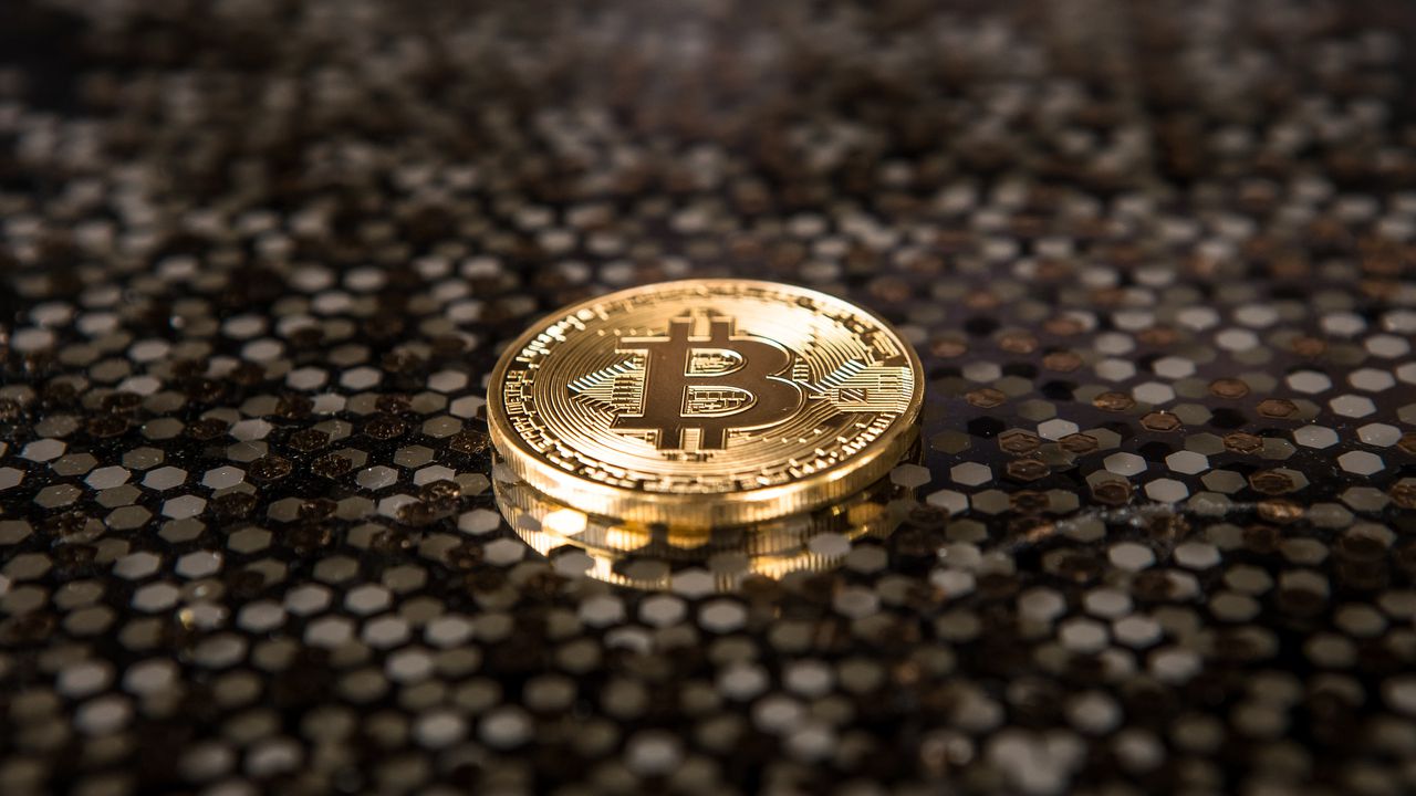 Bitcoin'de yeni hedef 70 bin dolar mı?