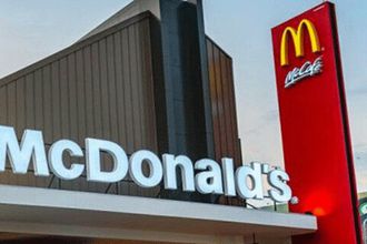 Rusya'nın yeni McDonald's'ı logosunu tanıttı