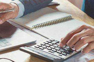 Finansal yatırımcılar birleşme ve satın almalara damga vurdu