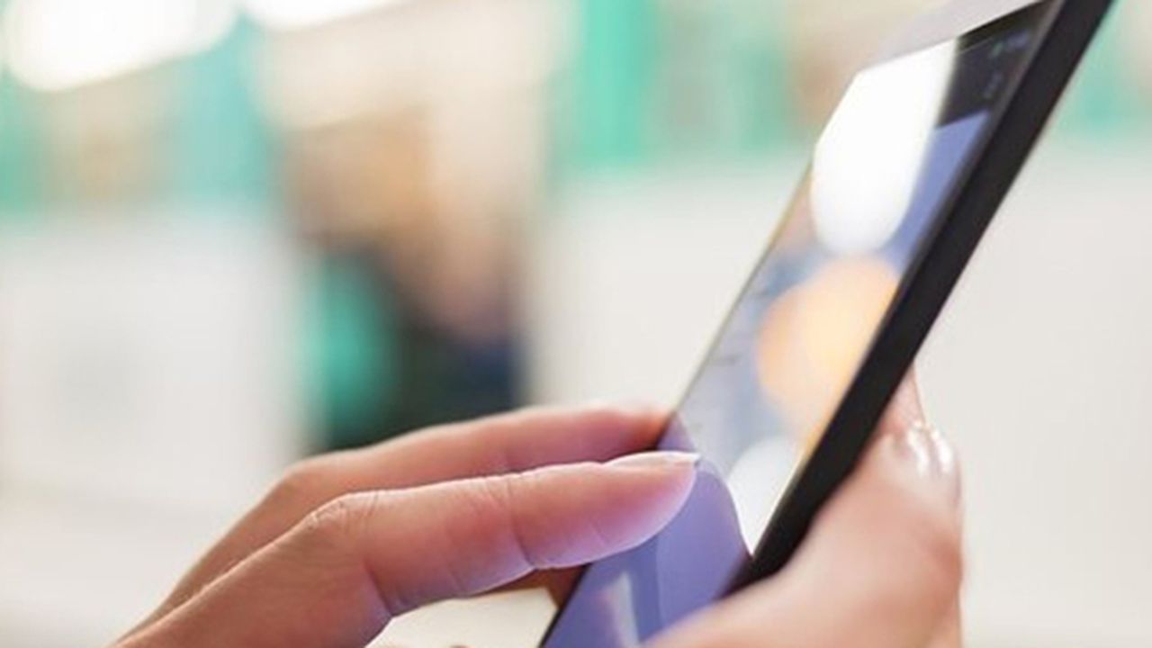 Akıllı telefon satışları yükselişe geçti