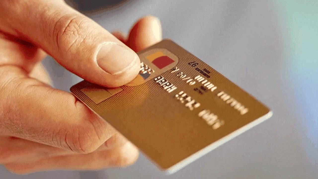 Kredi kartı borcu yüzde 180 arttı