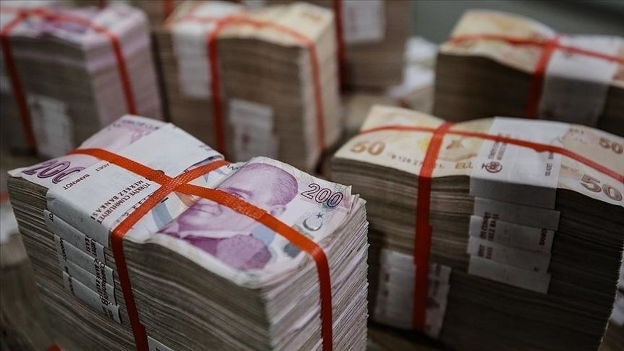 Bankacılık sektörünün kredi hacmi 13,9 trilyon lira oldu