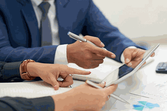 Altın ve teknoloji emeklilik fonları için parlak bir hafta