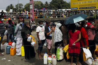 Sri Lanka, kriz nedeniyle haftada dört gün çalışmaya geçti