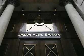 Londra'da nikel işlemleri durduruldu