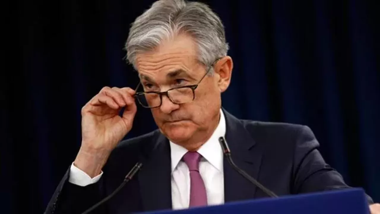 Fed Başkanı Powell'dan faiz artışı sürecek sinyali