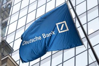 Deutche Bank'tan EUR/USD tavsiyesi!