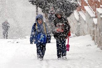 İstanbul'da okullar pazartesi gününe kadar tatil edildi